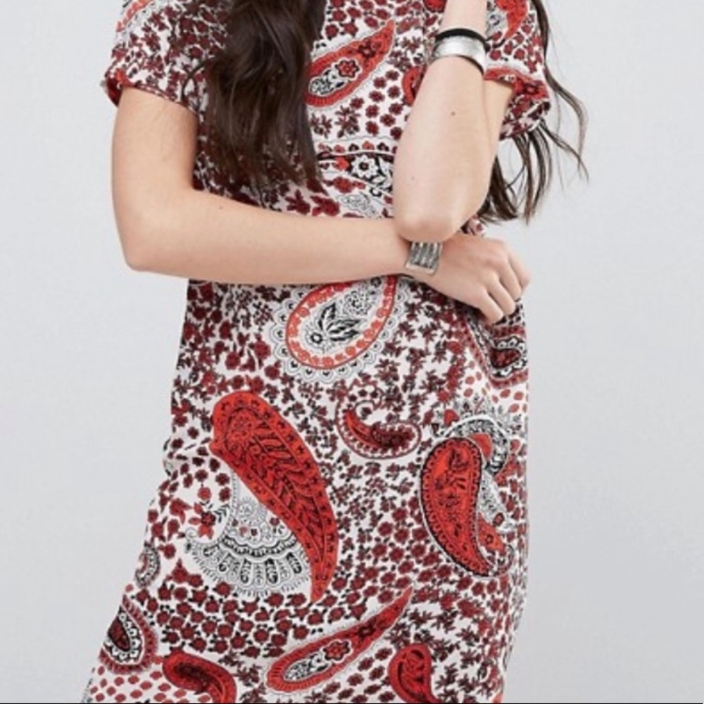 GLAMOROUS Paisley Shift Dress